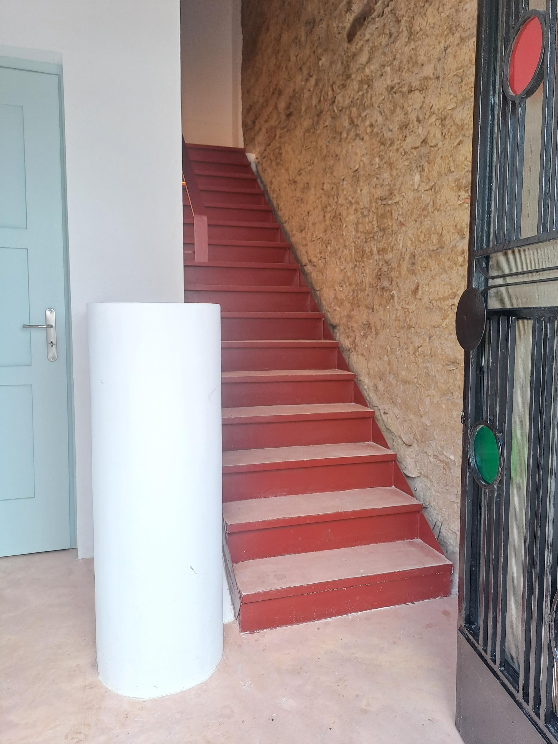Read more about the article How to make an entrance